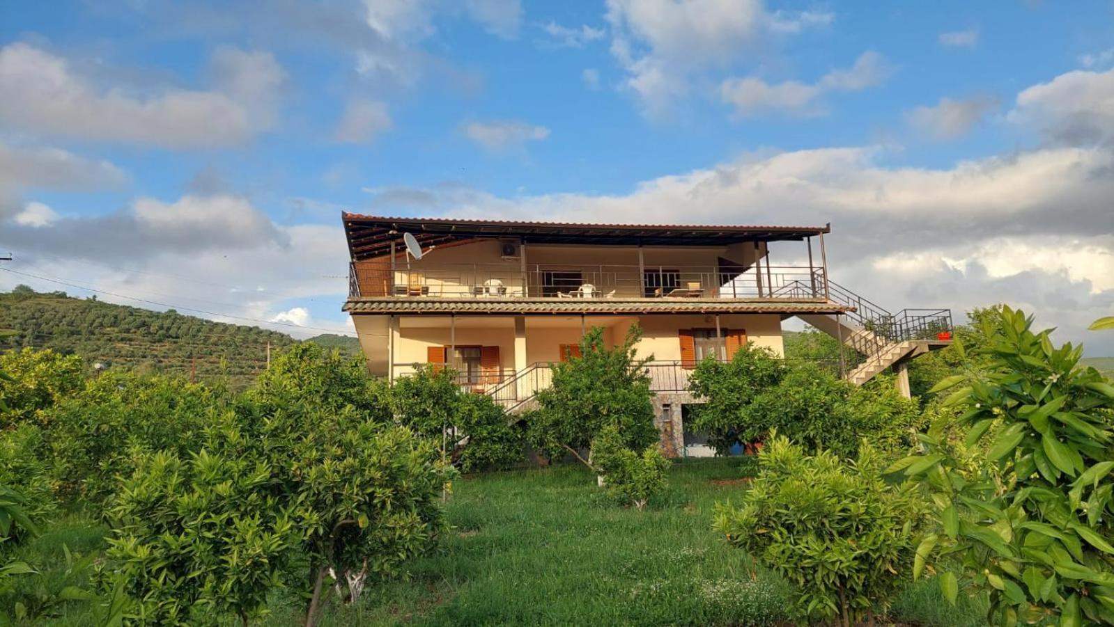 Guest House Xhaferaj Berat Luaran gambar